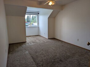 1002 Sterling St in Sedro Woolley, WA - Building Photo - Building Photo