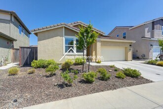 140 Tortosa Ct in Lincoln, CA - Building Photo - Building Photo