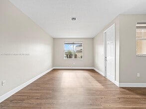 1049 NE 42nd Pl in Homestead, FL - Building Photo - Building Photo