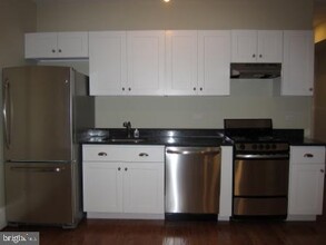 1955 Locust St in Philadelphia, PA - Building Photo - Building Photo