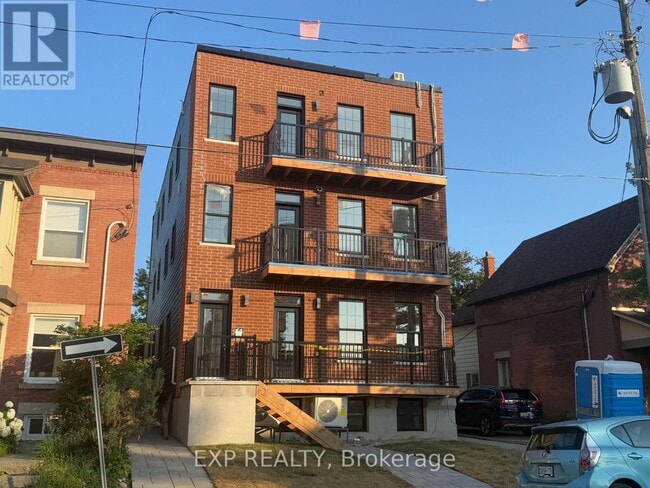 property at 170-170 Pretoria Ave