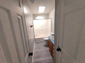 83 Deerwood Park in Centralia, IL - Building Photo - Building Photo