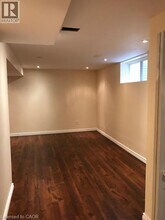 567 Chablis Dr in Waterloo, ON - Building Photo - Building Photo