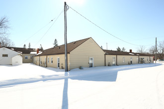 Tradewinds Mobile Home Community in Clio, MI - Foto de edificio - Building Photo