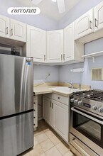 220 E 87th St in New York, NY - Building Photo - Building Photo