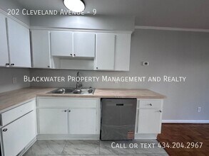 202 Cleveland Ave in Lynchburg, VA - Building Photo - Building Photo