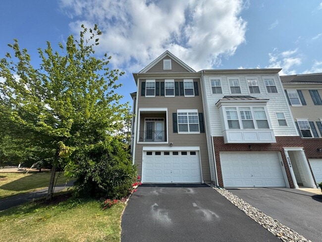 property at 42292 Shoover Square