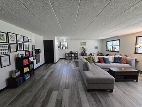 209 Kimbell Ave, Unit 1B in Elmhurst, IL - Building Photo - Building Photo