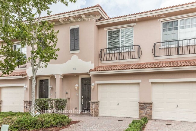251 Las Brisas Cir in Weston, FL - Building Photo - Building Photo