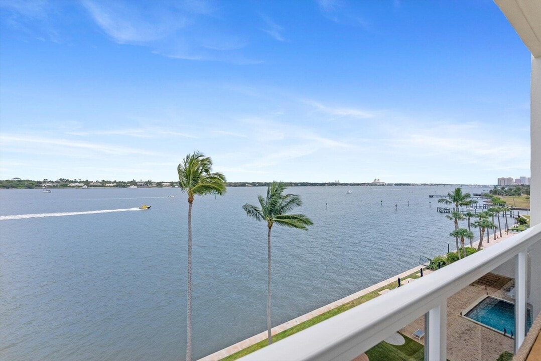 2800 N Flagler Dr in West Palm Beach, FL - Building Photo