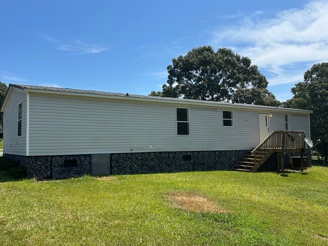 106 Crappie Dr in Williamston, SC - Building Photo - Building Photo