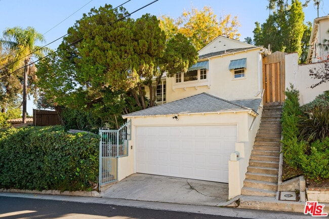 11622 Sunshine Terrace in Los Angeles, CA - Building Photo - Building Photo