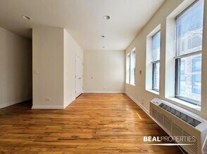 917 W Dakin St in Chicago, IL - Building Photo - Building Photo