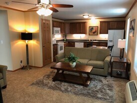 204 E 10th Ave in Emporia, KS - Building Photo