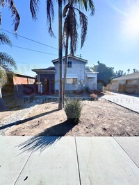 138 N Soldano Ave in Azusa, CA - Foto de edificio - Building Photo