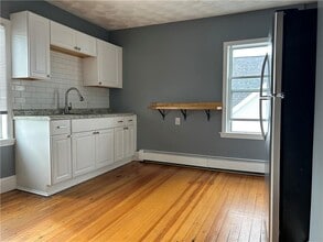 38 Larch St in Pawtucket, RI - Building Photo - Building Photo