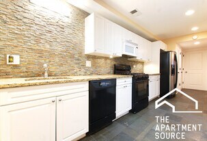 1352 N La Salle Dr, Unit GDN in Chicago, IL - Building Photo