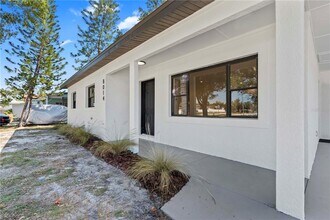 8014 W Comanche Ave in Tampa, FL - Building Photo - Building Photo