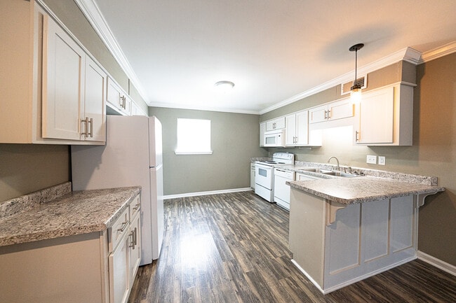 Cascade Place Apartments in Cullman, AL - Building Photo - Building Photo