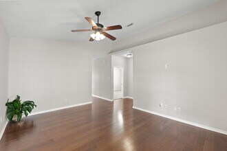 21307 Snowblossom Ln in Tomball, TX - Building Photo - Building Photo