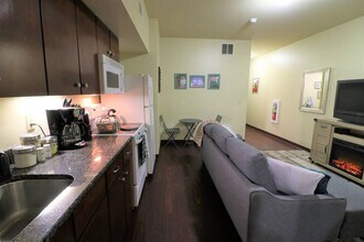 152 W Main St, Unit 2B in Bloomsburg, PA - Building Photo - Building Photo