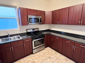 2725 W Barry Ave in Chicago, IL - Building Photo - Building Photo