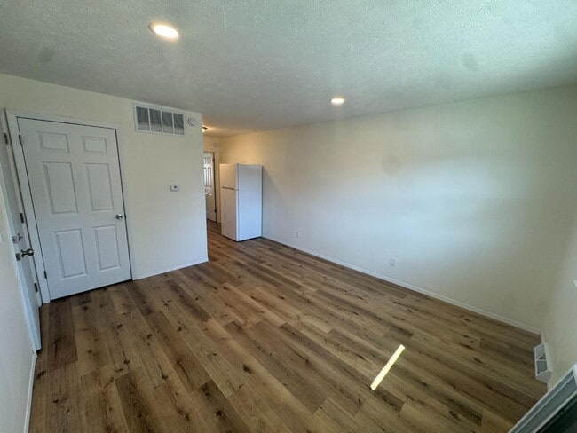 208 Lindell Dr in Normal, IL - Building Photo - Building Photo