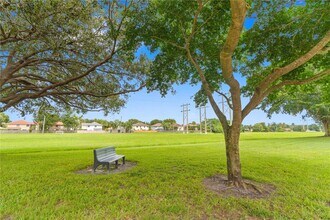 11009 Mainsail Dr in Hollywood, FL - Building Photo - Building Photo