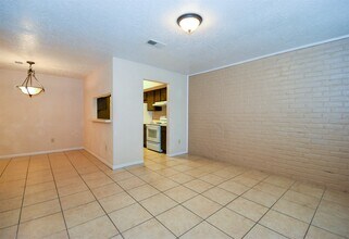 1504 Beaumont Rd in Baytown, TX - Building Photo - Building Photo