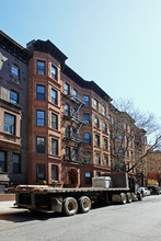 111 W 82nd St in New York, NY - Building Photo - Building Photo