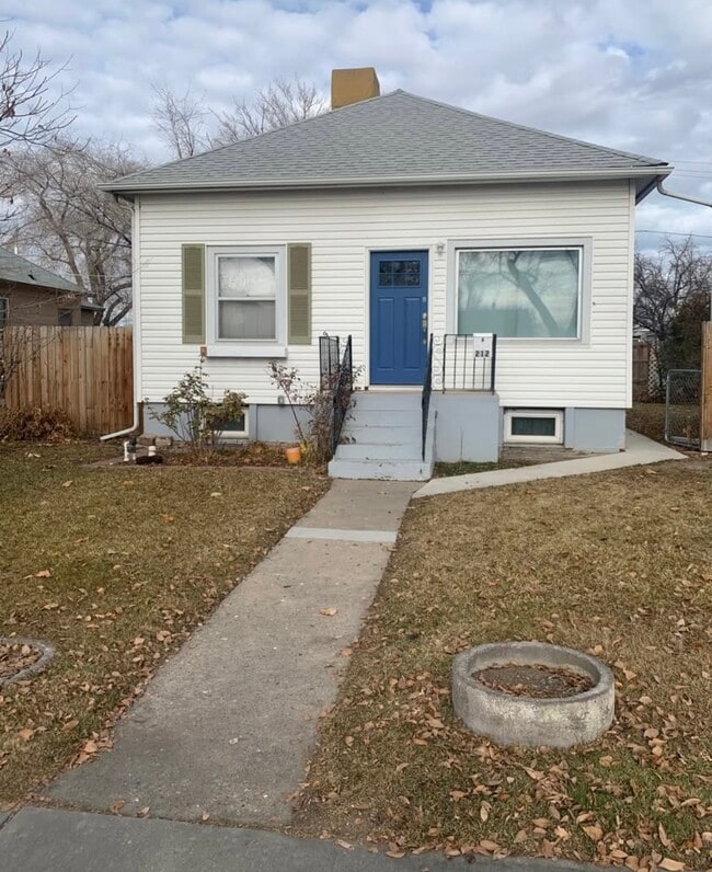 212 Teller Ave, Unit Upstairs