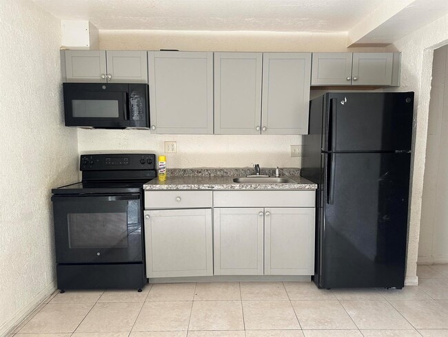 815 7th St, Unit 1 in West Palm Beach, FL - Building Photo - Building Photo
