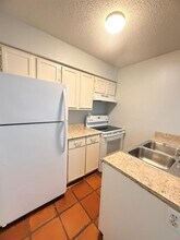 2609 E Cesar Chavez St in Austin, TX - Building Photo - Building Photo