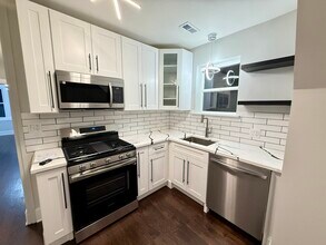 5942 W Eastwood Ave in Chicago, IL - Building Photo - Building Photo