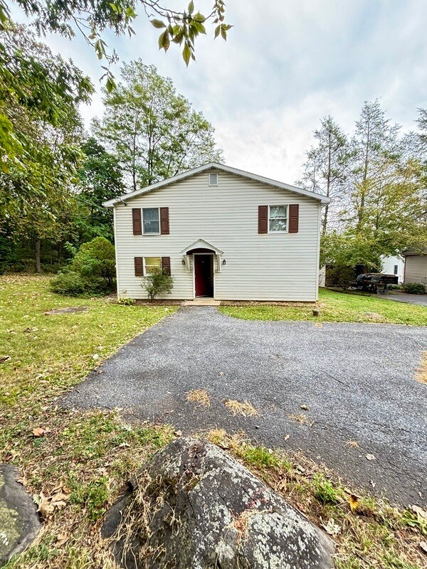 229 Old Hershey Rd in Elizabethtown, PA - Building Photo - Building Photo