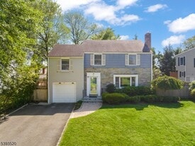 4 Meadowbrook Rd in Millburn, NJ - Building Photo