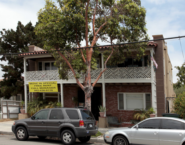 1809 E 2nd St in Long Beach, CA - Foto de edificio - Building Photo