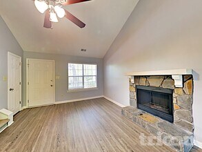 536 Woodstone Rd in Lithonia, GA - Building Photo - Building Photo