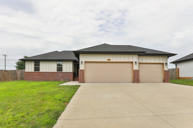 property at 1065 S Christopher Ave