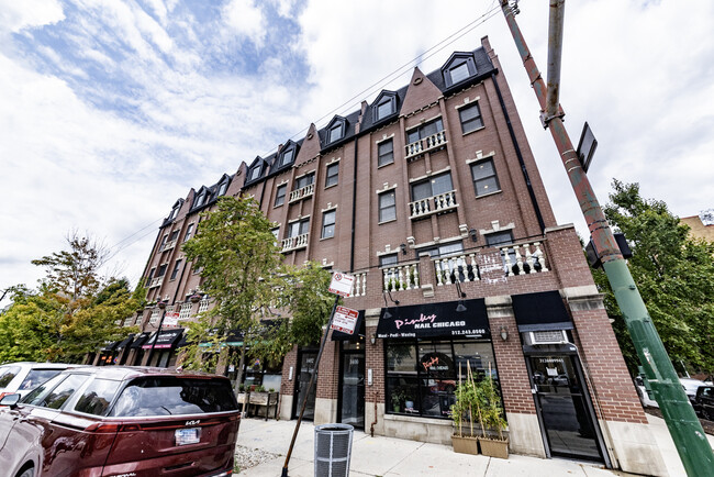 1402 W Grand Ave, Unit 1E