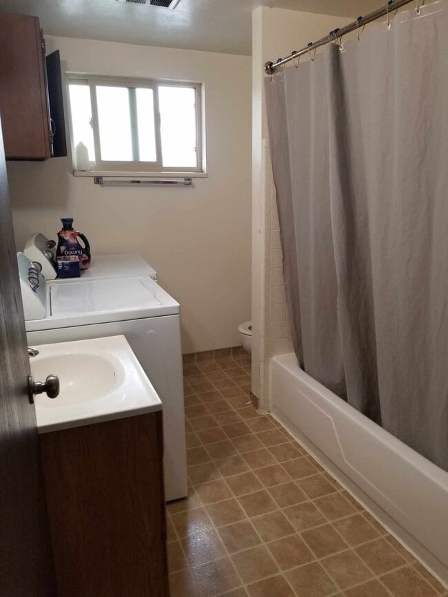 41 E 100 N St in Orem, UT - Building Photo - Building Photo