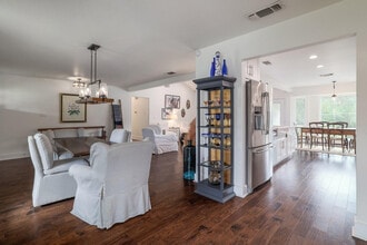 7107 Scenic Brook Dr, Unit SI ID1054233P in Austin, TX - Building Photo - Building Photo