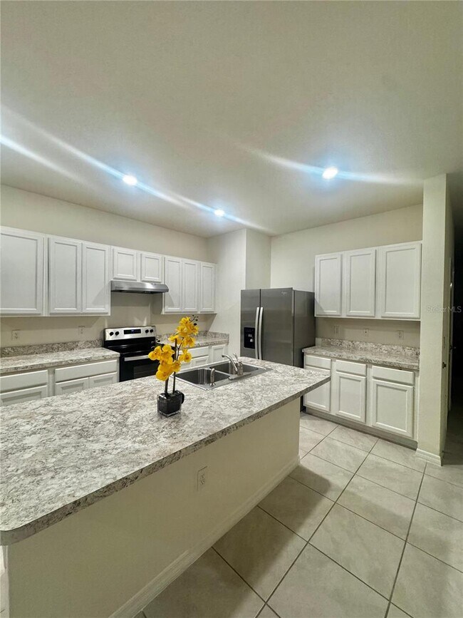 1422 Yellow Finch Dr in Davenport, FL - Building Photo - Building Photo