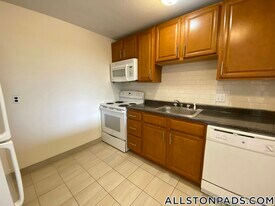 90 Gardner St in Boston, MA - Building Photo