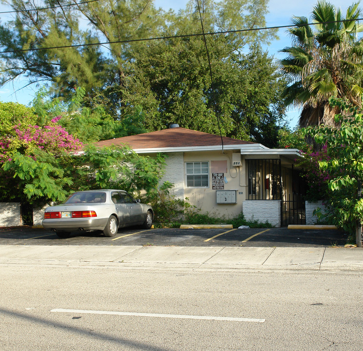 551-55 NE 61st St in Miami, FL - Building Photo