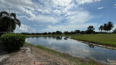401 NW 127th Ave in Plantation, FL - Building Photo - Building Photo