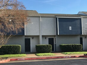 Sonoma Apartments in College Station, TX - Building Photo - Building Photo