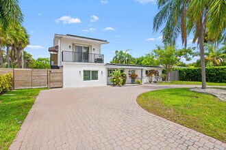 865 NE 23rd Terrace in Pompano Beach, FL - Building Photo - Building Photo