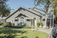 Lakeside Townhomes in Folsom, CA - Foto de edificio - Primary Photo