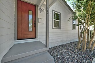 203 Nelray Blvd in Austin, TX - Building Photo - Building Photo